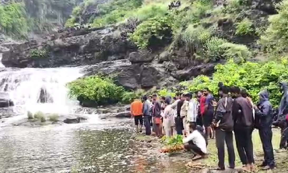 24 तासांच्या शोधानंतर ऋषिकेश संसारेचा मृतदेह सापडला; कुटुंबीयांकडून घातपाताचा संशय