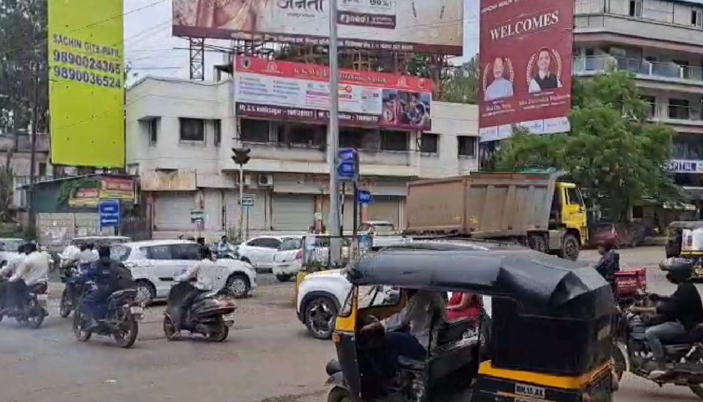 साईनाथनगर चौफुलीवर वाहतूक बेटाचा अभाव; नागरिकांकडून तातडीच्या उपाययोजनांची मागणी