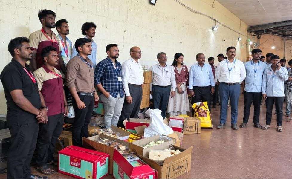 सप्तशृंग गडावर तुकाराम मुंढेंच्या विभागाची धडक मोहीम, नियमभंग करणाऱ्यांवर कारवाई!