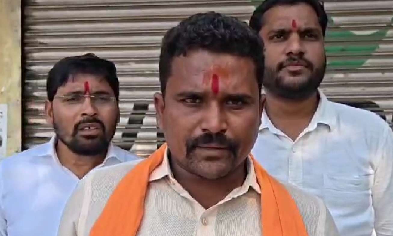 मनोज जरांगेंच्या माजी सहकाऱ्याचे गंभीर आरोप; टेंडर, जमीन आणि निवडणुकांतील कथित व्यवहारांचे पुरावे देण्याचा दावा